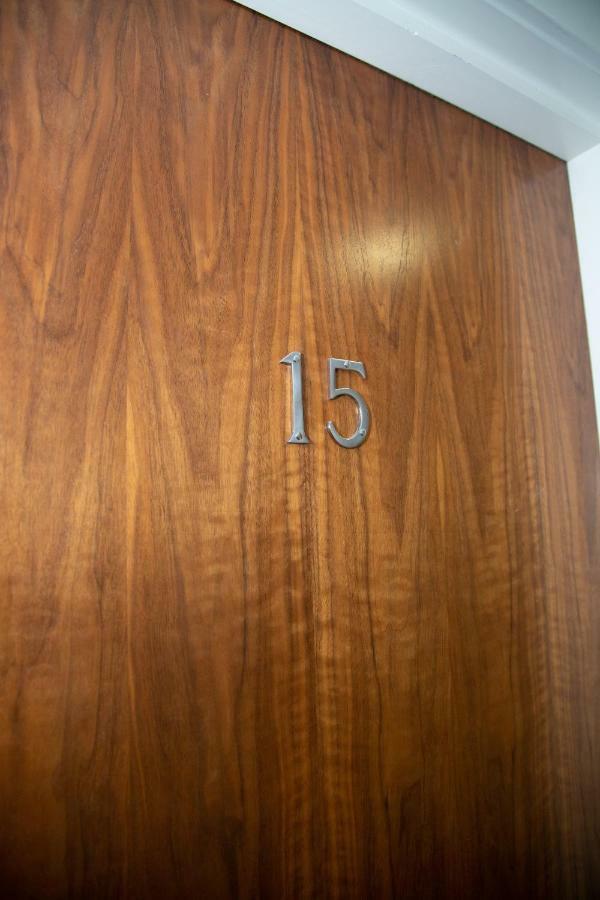 Serviced Apartment In Liverpool City Centre - Free Parking - Balcony - By Happy Days Εξωτερικό φωτογραφία